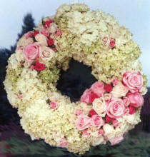 Wreath with roses and hydrangea